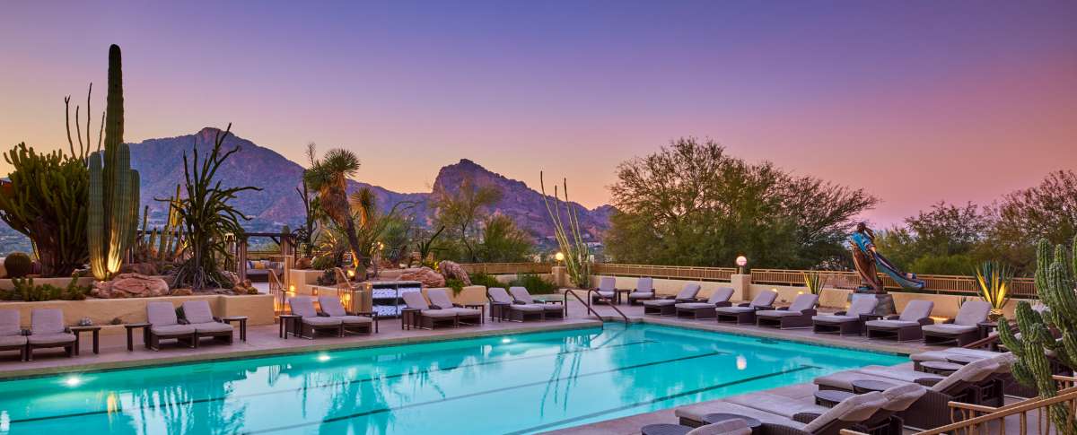 Vinyasa Yoga - Luxury Resort in Phoenix