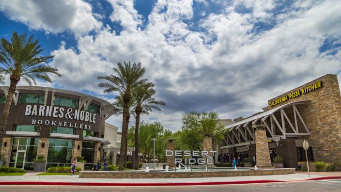 H&M Desert Ridge Marketplace - Phoenix AZ, 85050