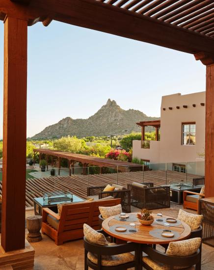 Onyx Bar & Lounge at Four Seasons Resort Scottsdale