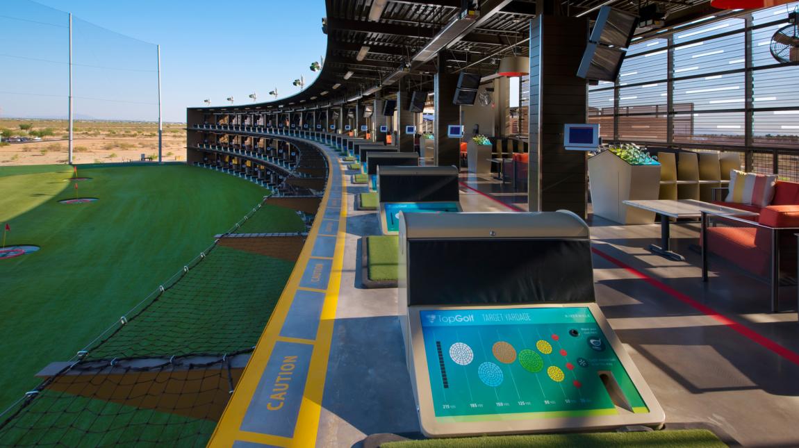 se permiten perros en topgolf en phoenix