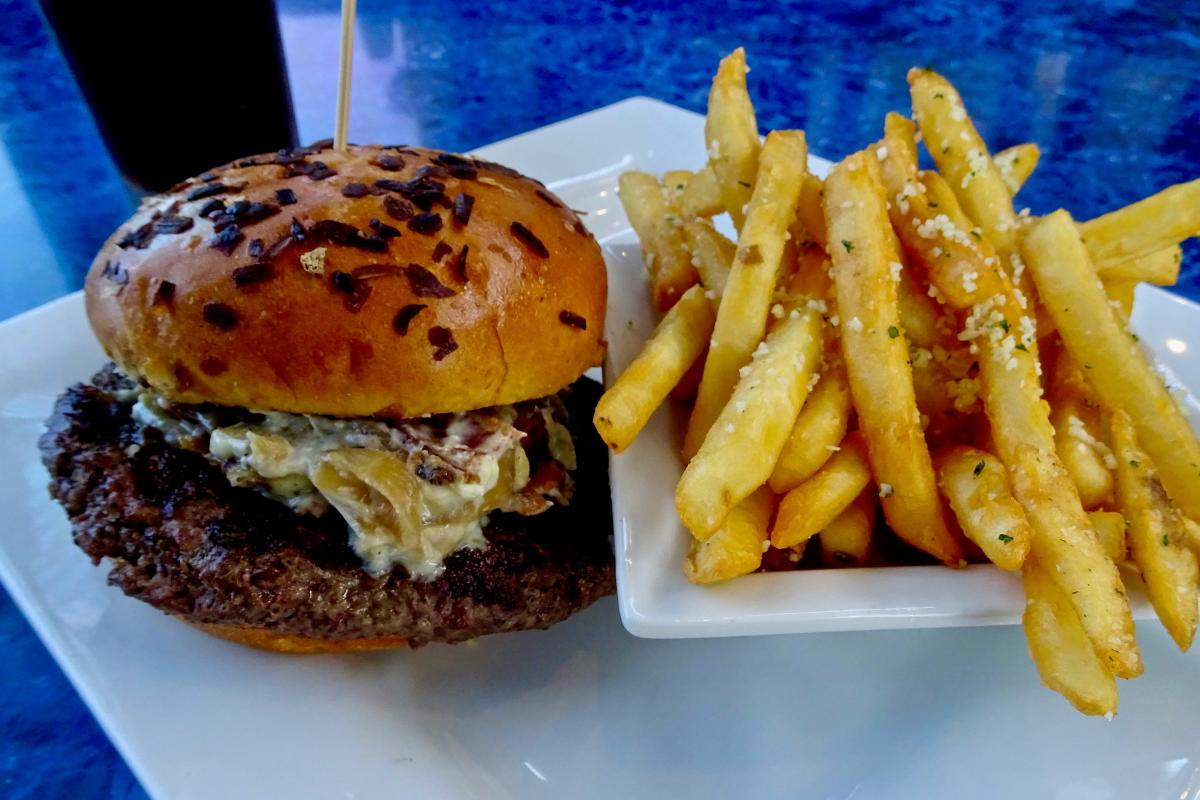 7 Best Burgers In Scottsdale (2024)