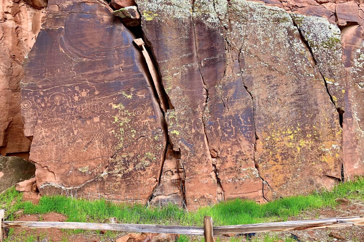 Crane petroglyph Site