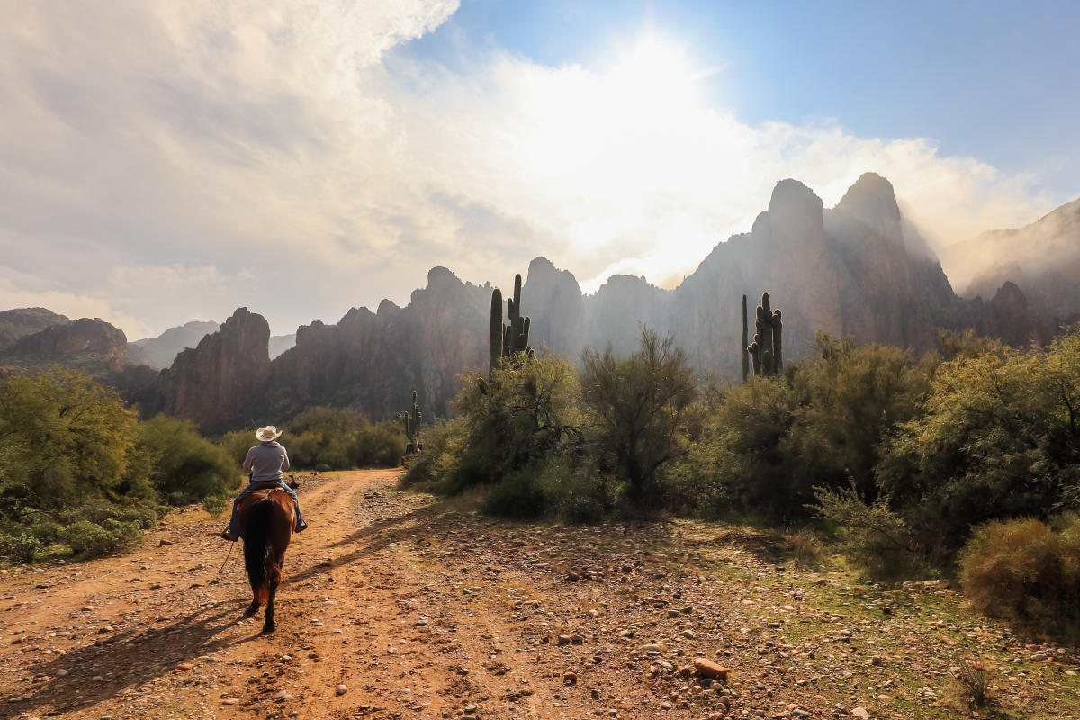 Saguaro Lake Guest Ranch horseback riding