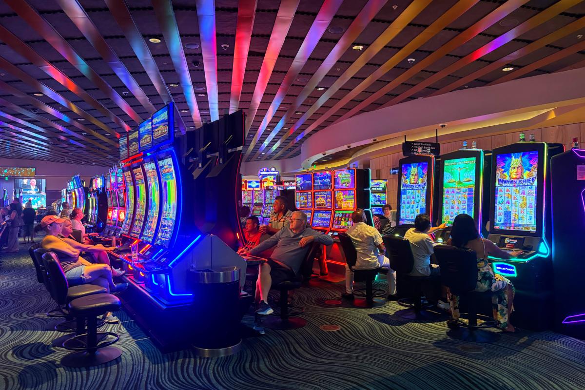 Talking stick_Roche
