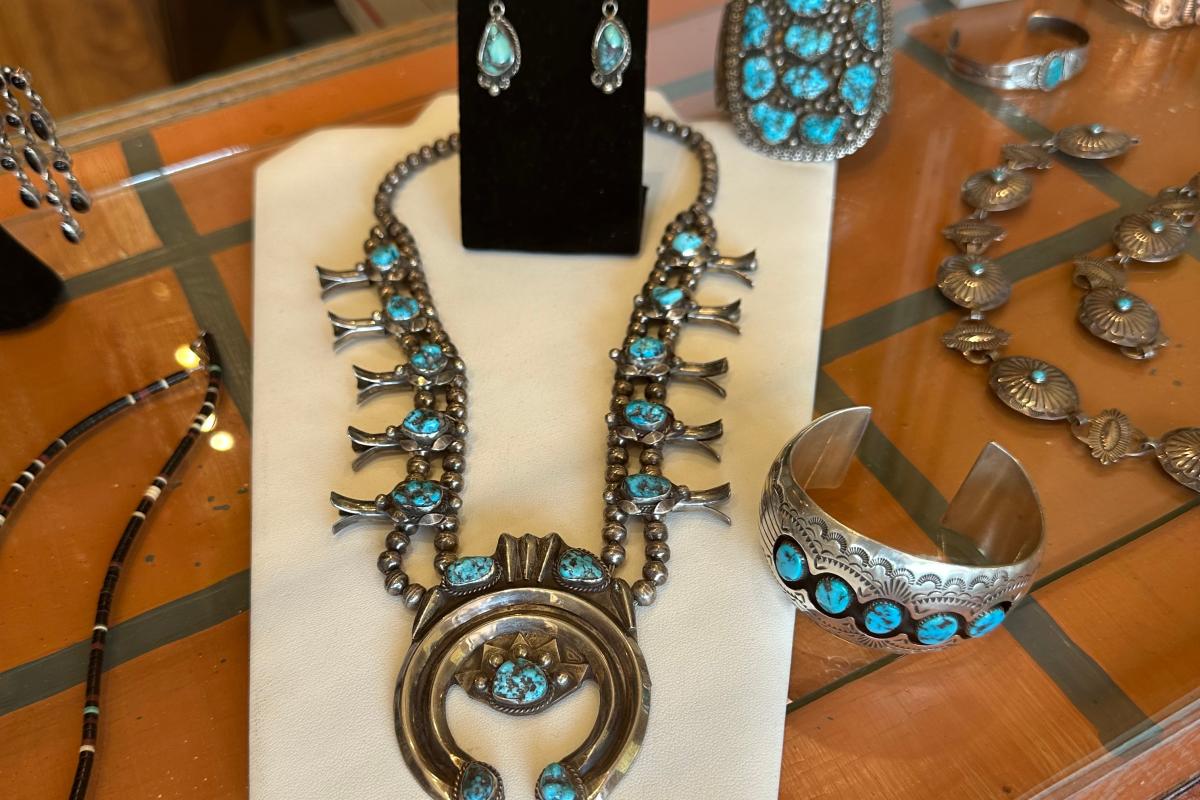 Territorial Indian Arts & Antiques